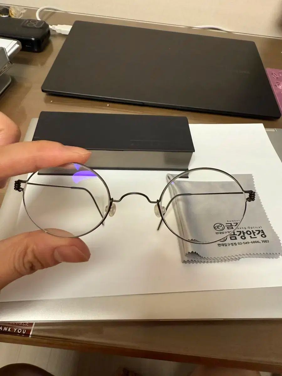 ブラック