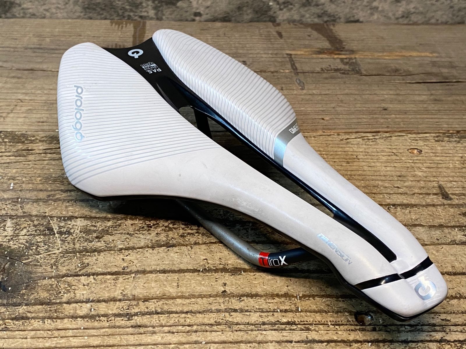 JG160 プロロゴ prologo DIMENSION サドル 白 Tirox 143mm