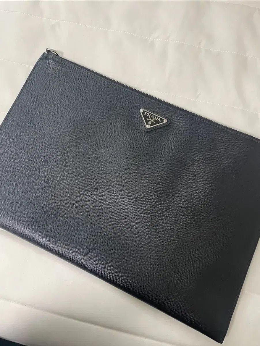 PRADA プラダ サフィアーノ スクエアロゴ レザー スマートフォン