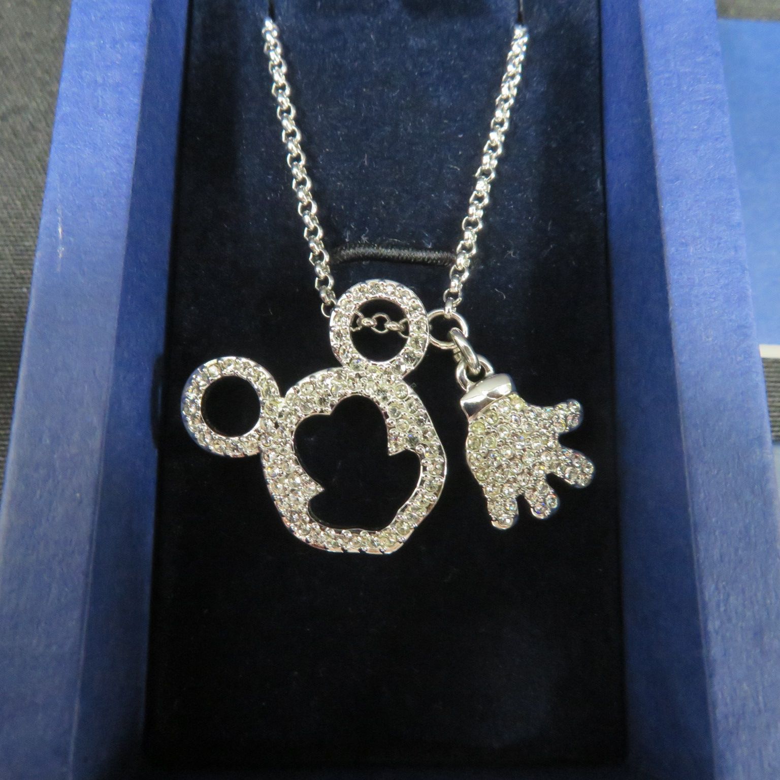 6560☆ネックレス□SWAROVSKI(スワロフスキー)□箱付き□送料