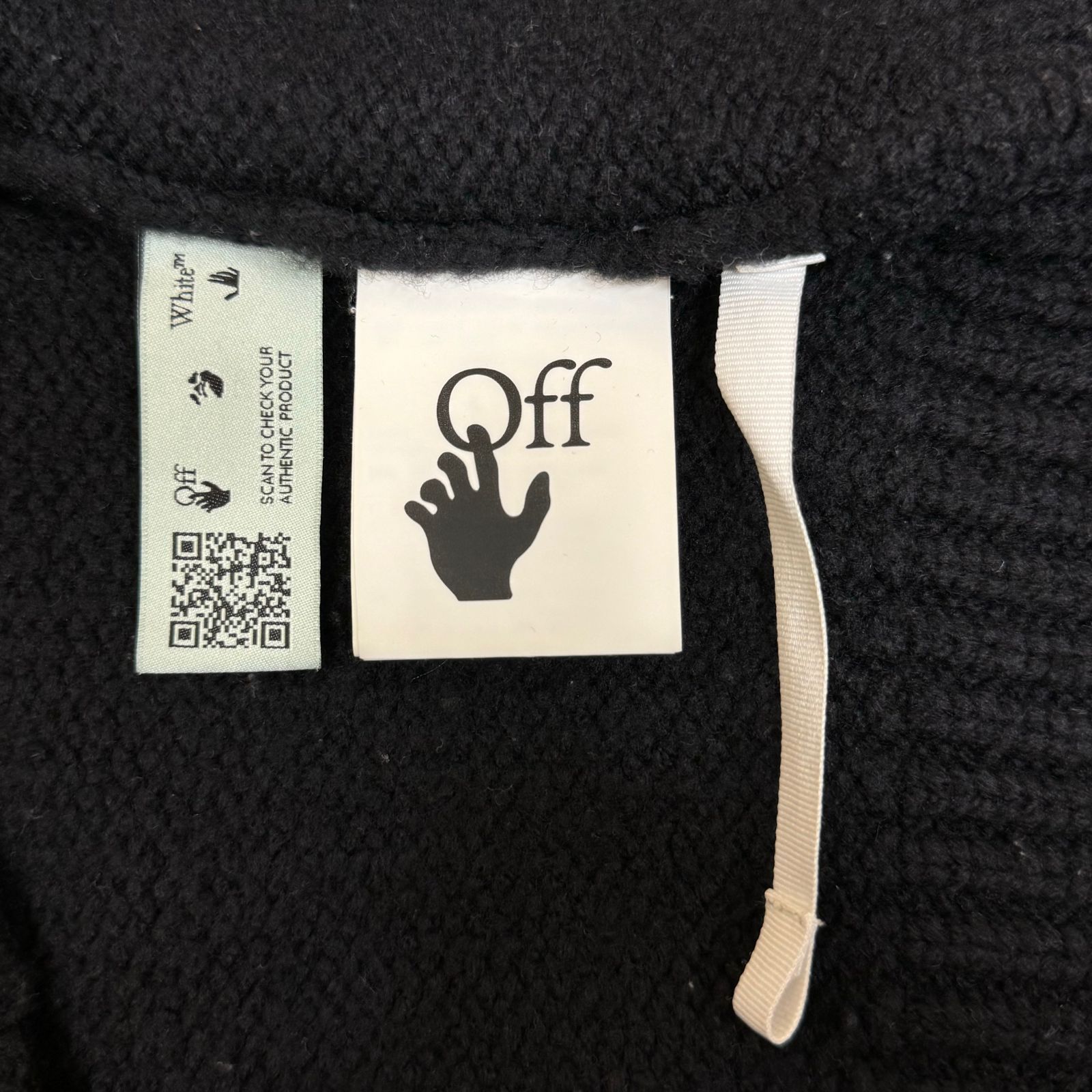 国内正規 OFF-WHITE 20AW Pascal Tool Knitwear パスカル ツール ニット 刺繡デザイン クルーネック セーター  オフホワイト ブラック L OMHE054F20KNI0031001 72513A7 - メルカリ