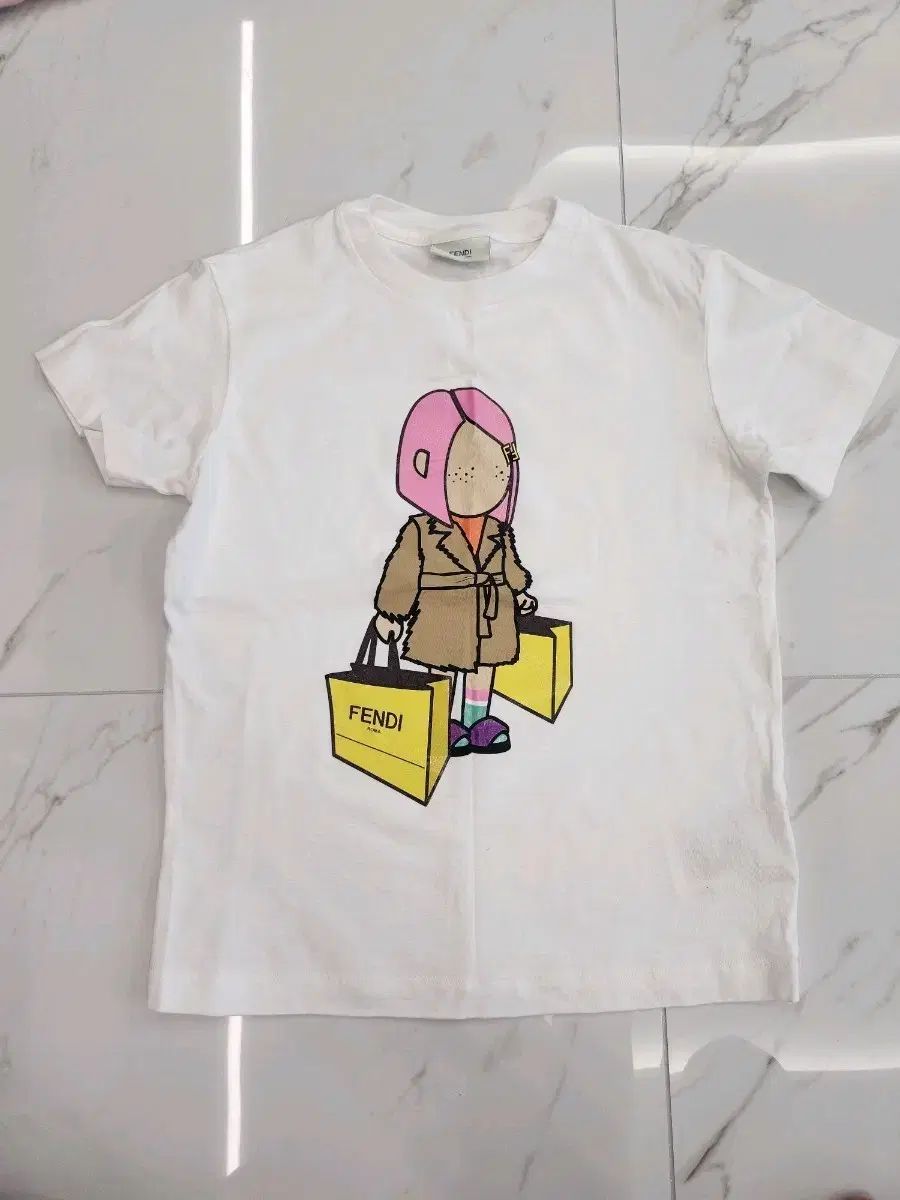 FENDI フェンディ FF めまい 白 Tシャツ 10A