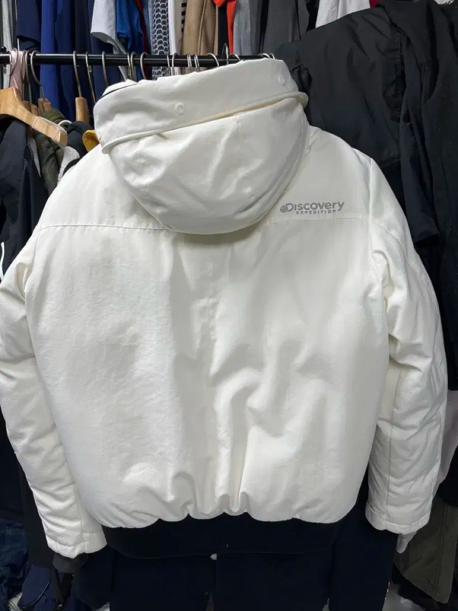 DISCOVERY ショートダウン アイボリー 100