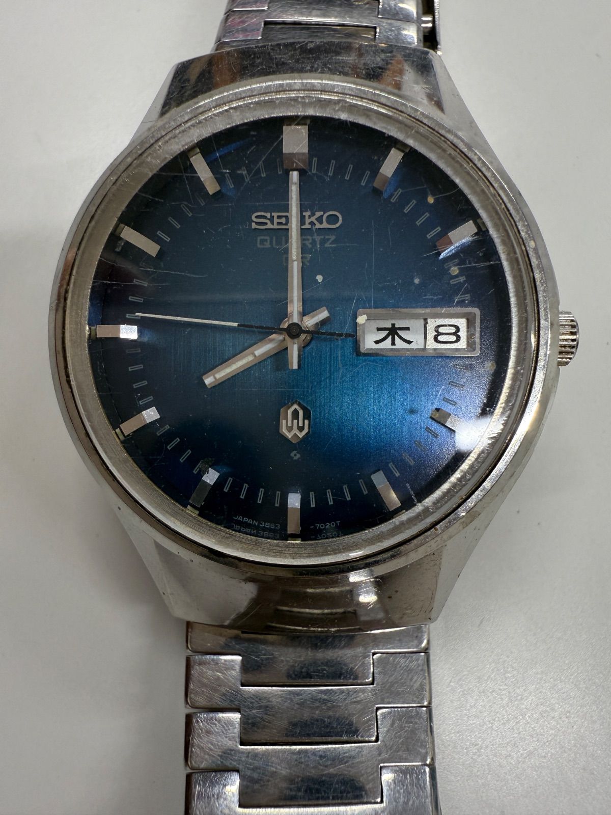 SEIKOセイコー QR 3863-7010 ヴィンテージ クォーツ 腕時計 Seiko QR 3863-7010 Vintage Day Date St.Steel Blue Silver