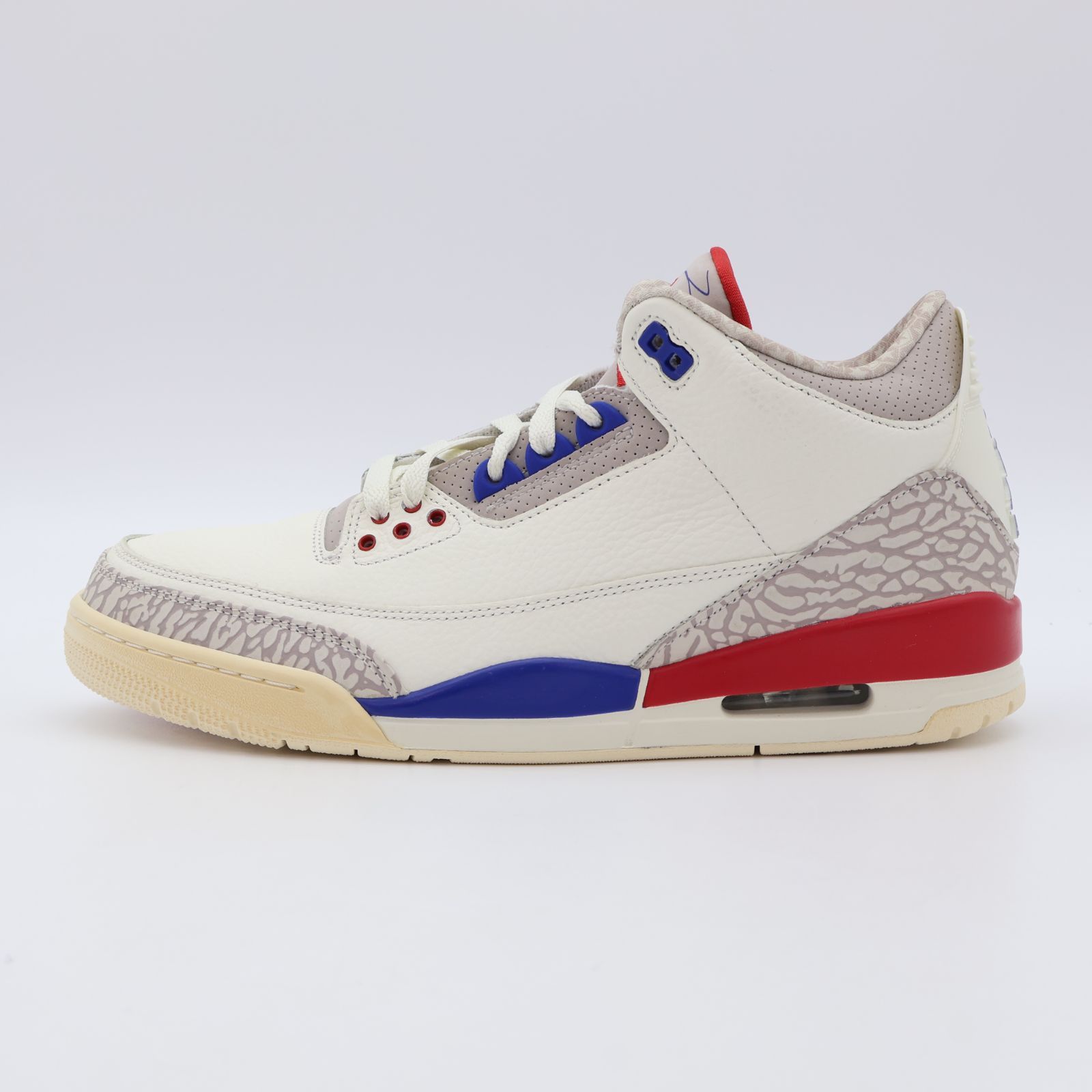 新品未使用品】 Nike Air Jordan 3 Retro International Flight 136064-140 ナイキ  エアジョーダン3 レトロ インターナショナル フライト - メルカリ