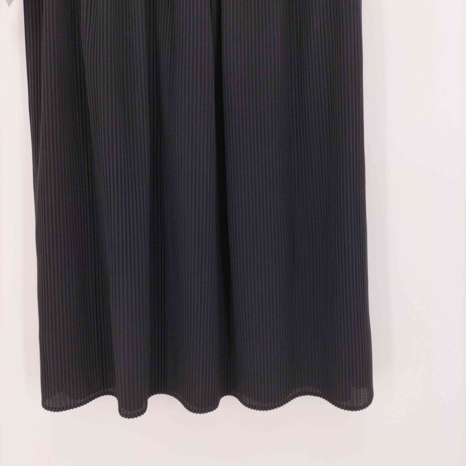 美品　FREDPERRY Narrow Pleated Skirt Pleated Skirt - Black | Women's Trousers & Skirts