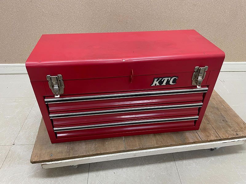 送料無料。 KTC工具セット 3段ツールチェスト 設置型工具箱 メガネレンチセット 最安価に挑戦！