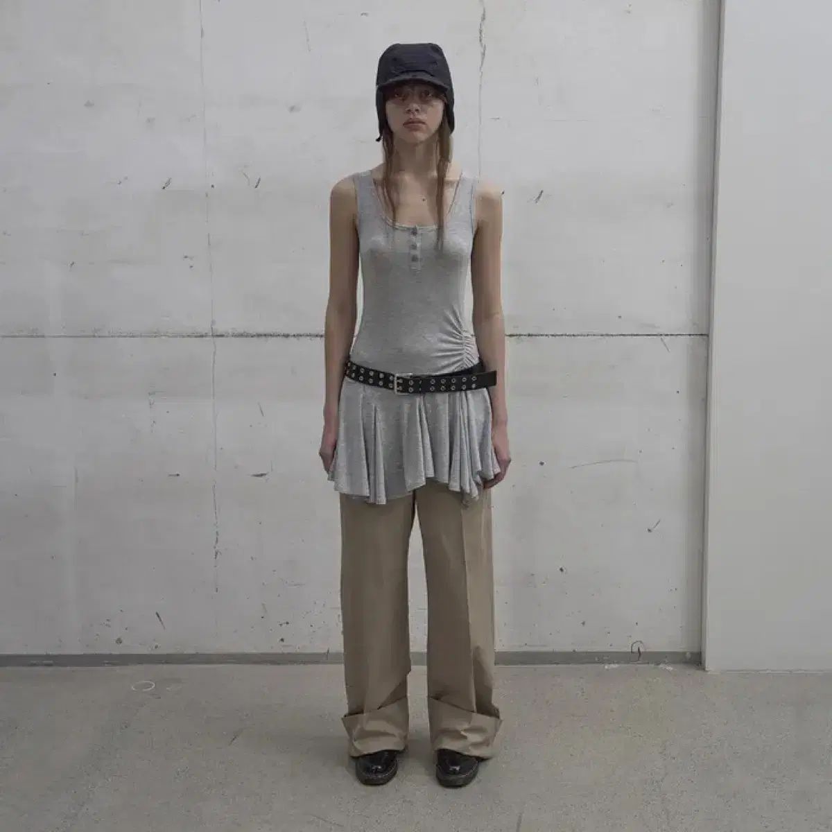 frill sleeveless top grey