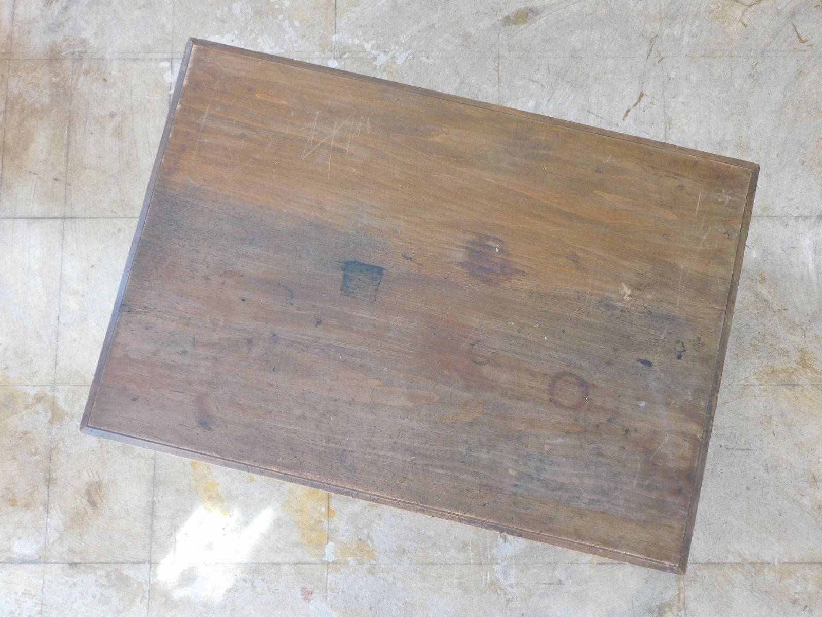 サイドテーブル