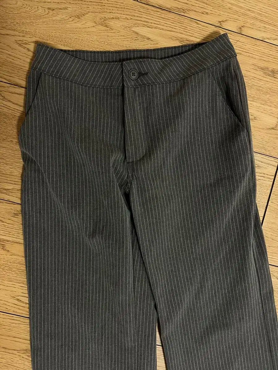 Brandy Melville ブランディー メルビル ジェニー グレー ストライプ ワイド スラックス