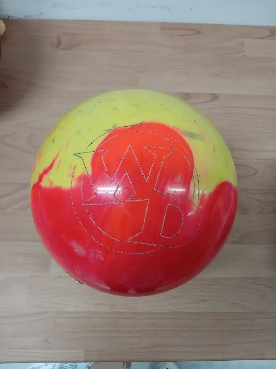 中古ボーリングボール 14p ホワイトドット スペアボール - メルカリ