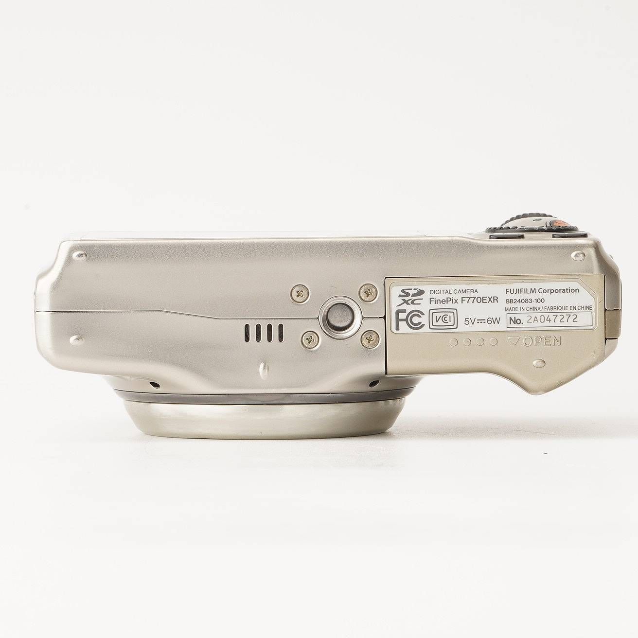 ジャンク フジ Fujifilm FINEPIX F770 EXR シルバー 20x 光学
