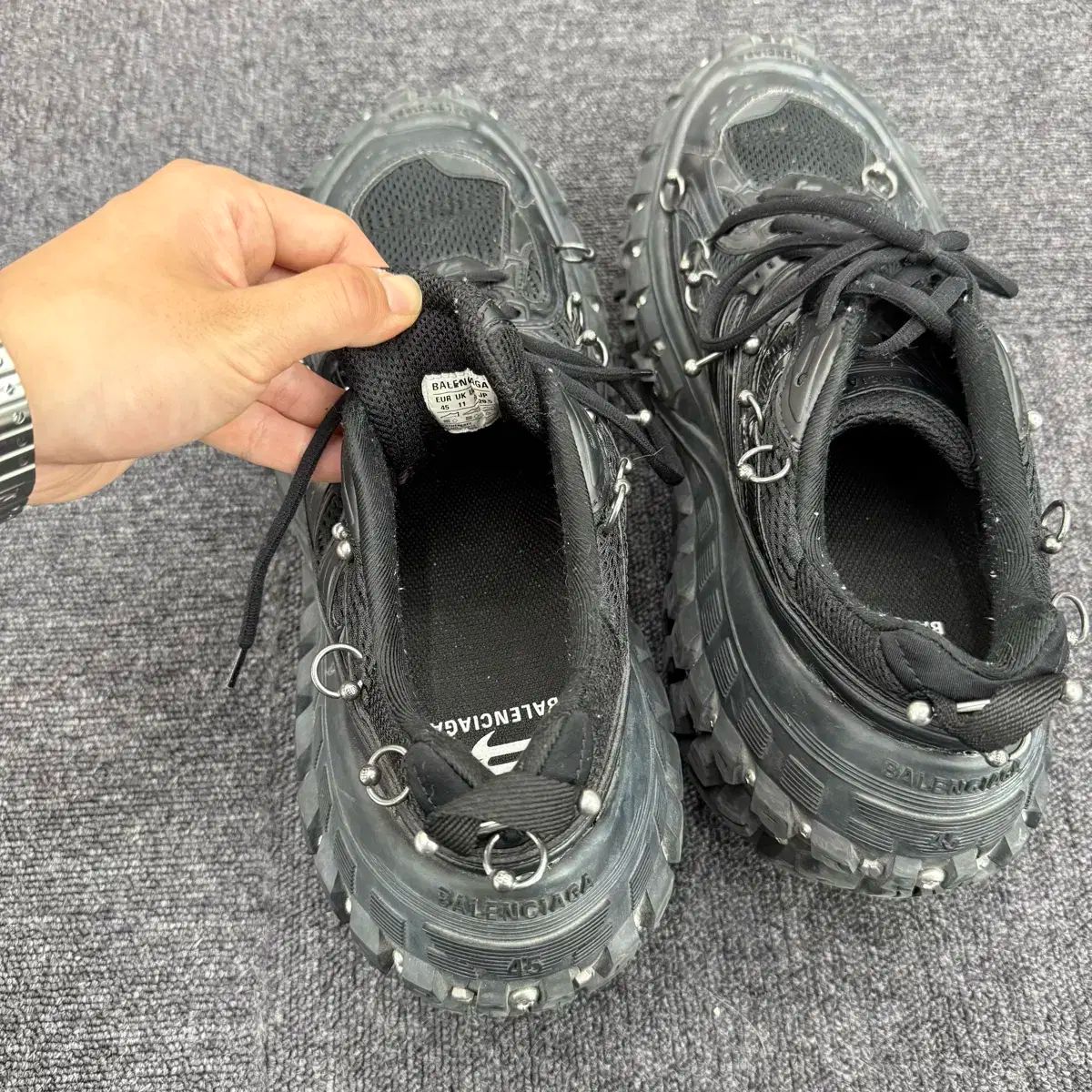 BALENCIAGA(バレンシアガ) ピアス ディフェンダー 45 バレンシアガ