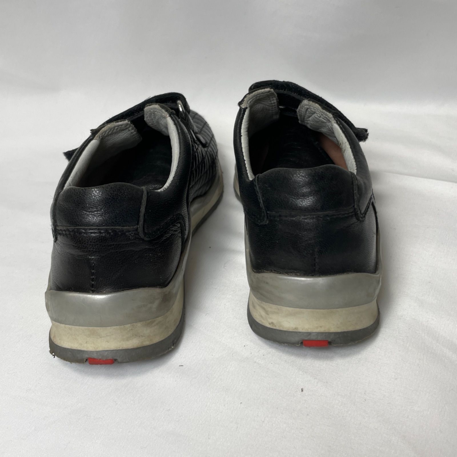 211185】PRADA プラダ オールレザー キルティング マジックテープ 16.0 