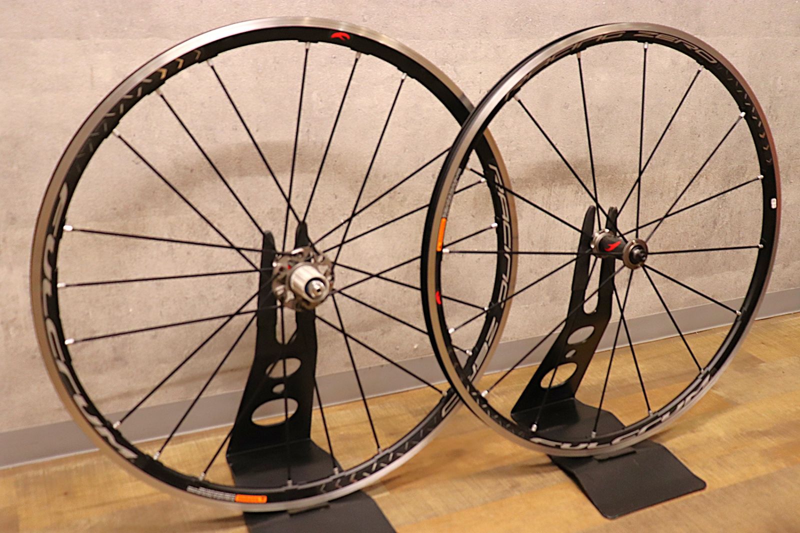 アルミ クリンチャー