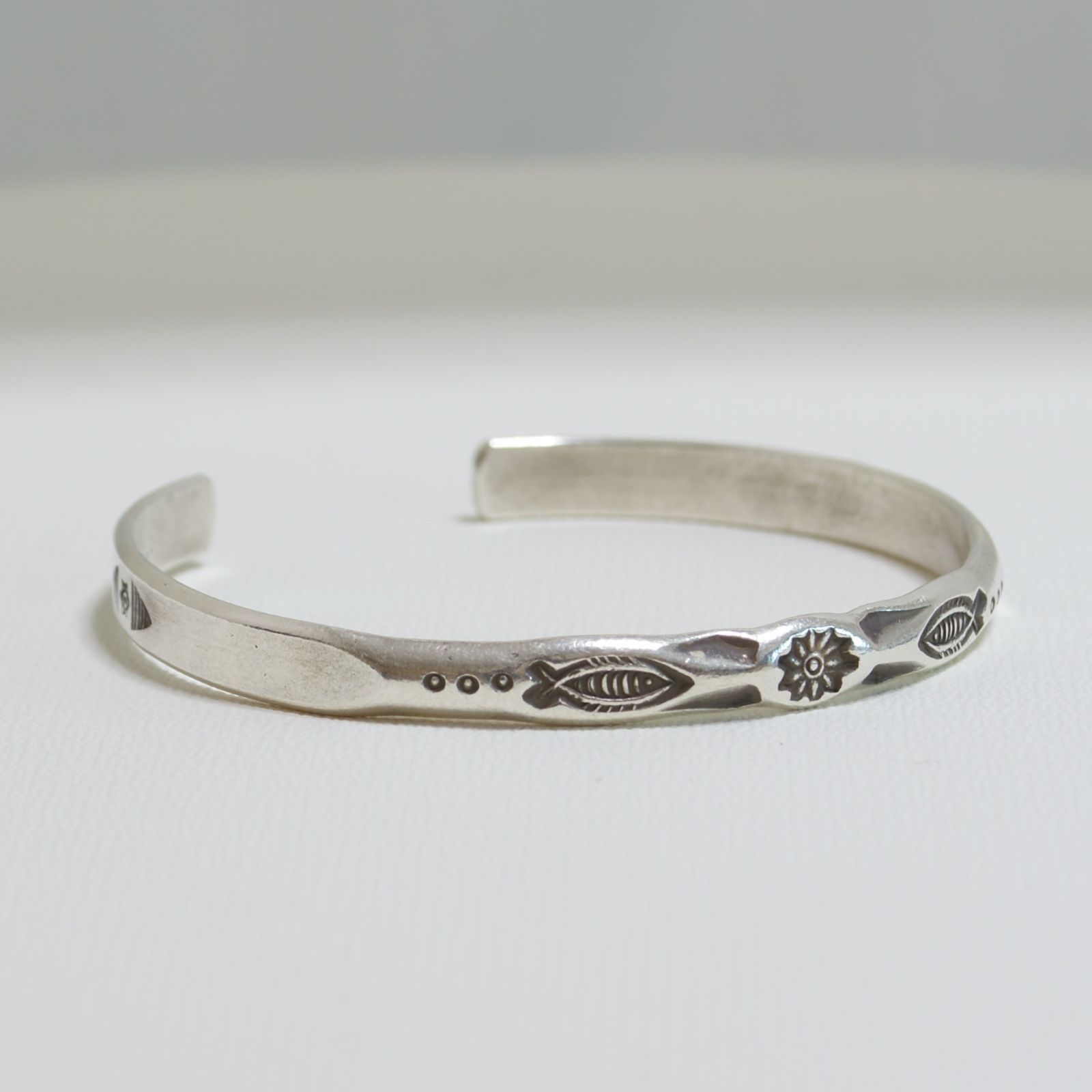 カレンシルバーバングル KAREN SILVER カレン族[KAB003] カレン