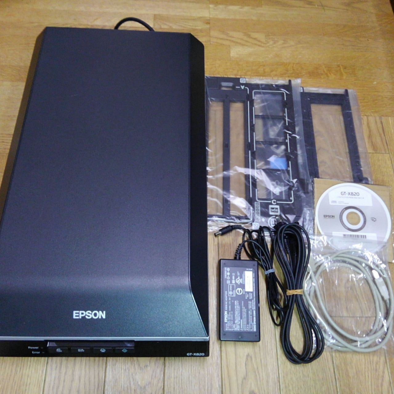 EPSON GT-X820 フラットベッドスキャナーと35mm、120フィルム 61NKoFY1WwL._AC_SY200_QL15_.jpg
