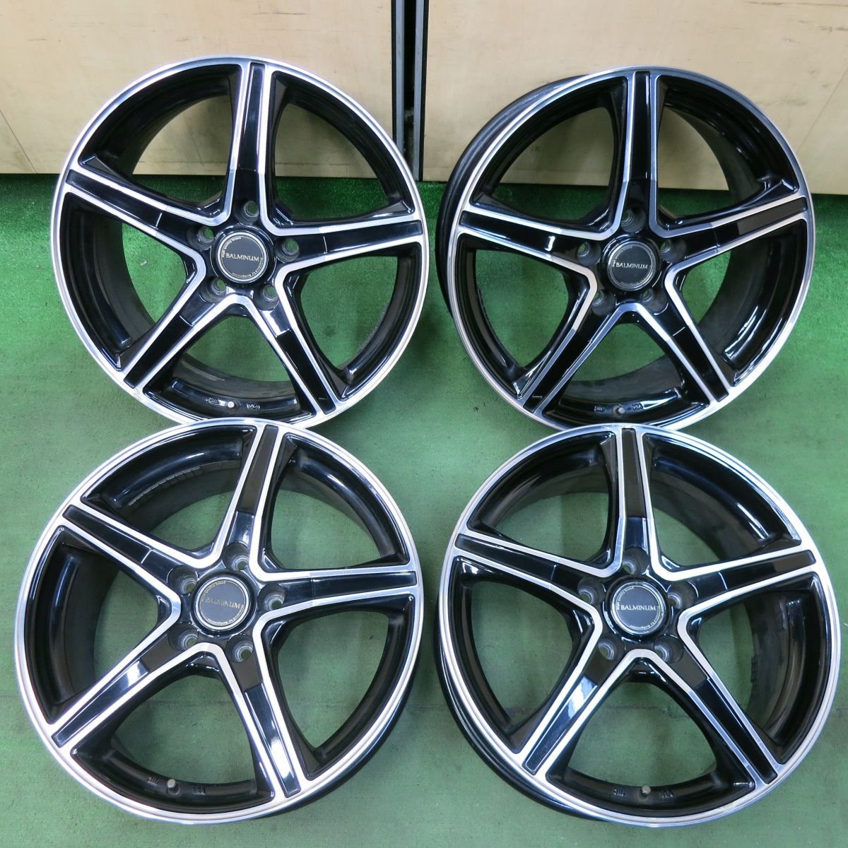 4本価格 BALMINUM バルミナ 17インチ ホイール 17×7J PCD114.3|5H 5042508SYホ