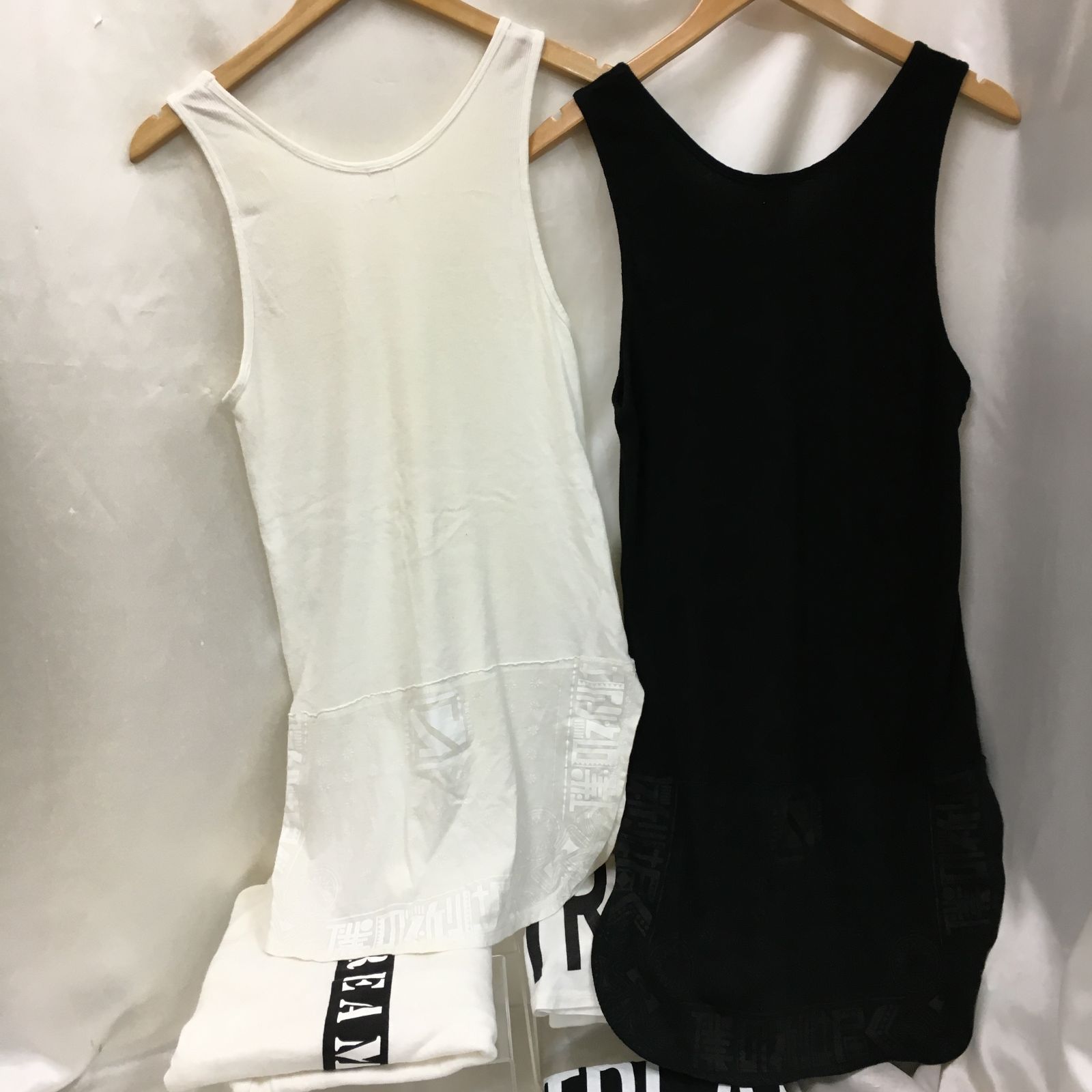 なおと　STREAM OF PRAYERSタンクトップ STREAM OF PRAYERSタンクトップ(白) stream of prayers タンクトップ