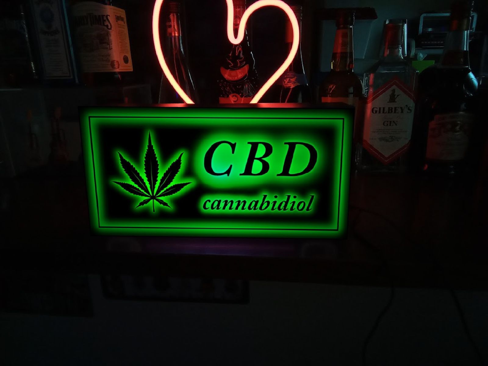 Mサイズ】大麻 マリファナ ガンジャ CBD オイル 医療 ベイプ 煙草