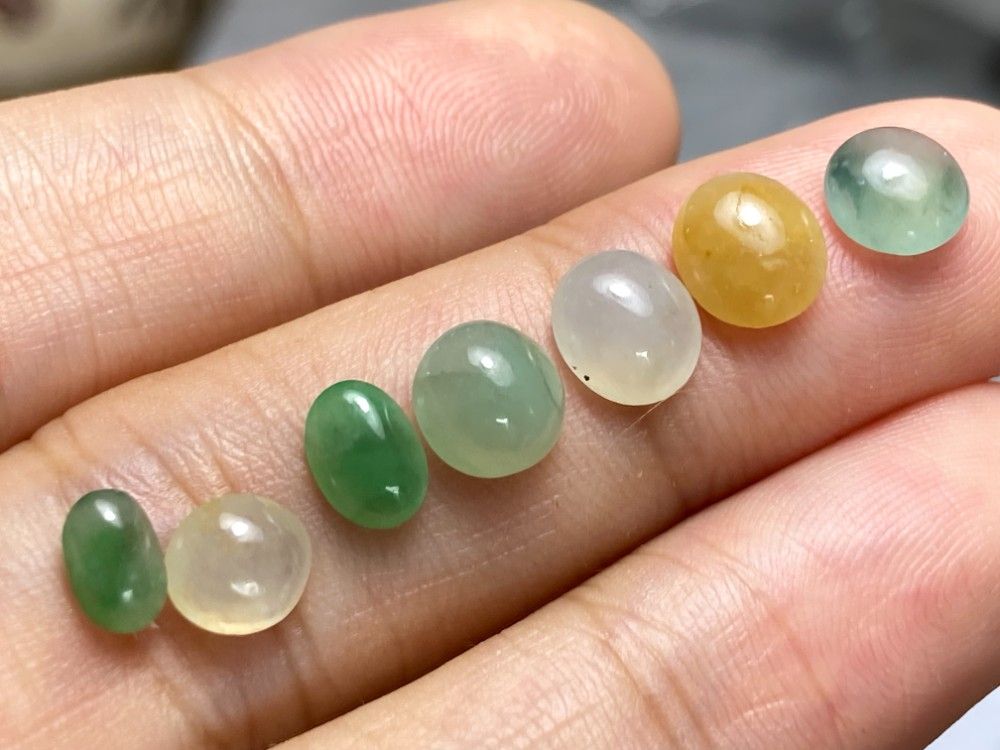 ［天然本翡翠おまとめ 220ct］ルース 裸石 ひすい ジェイダイト jadeite 硬玉 彫刻 宝石 ジュエリー jewerly ヒスイ ルース 3.566ct ソーティングメモ付き 一個 裸石