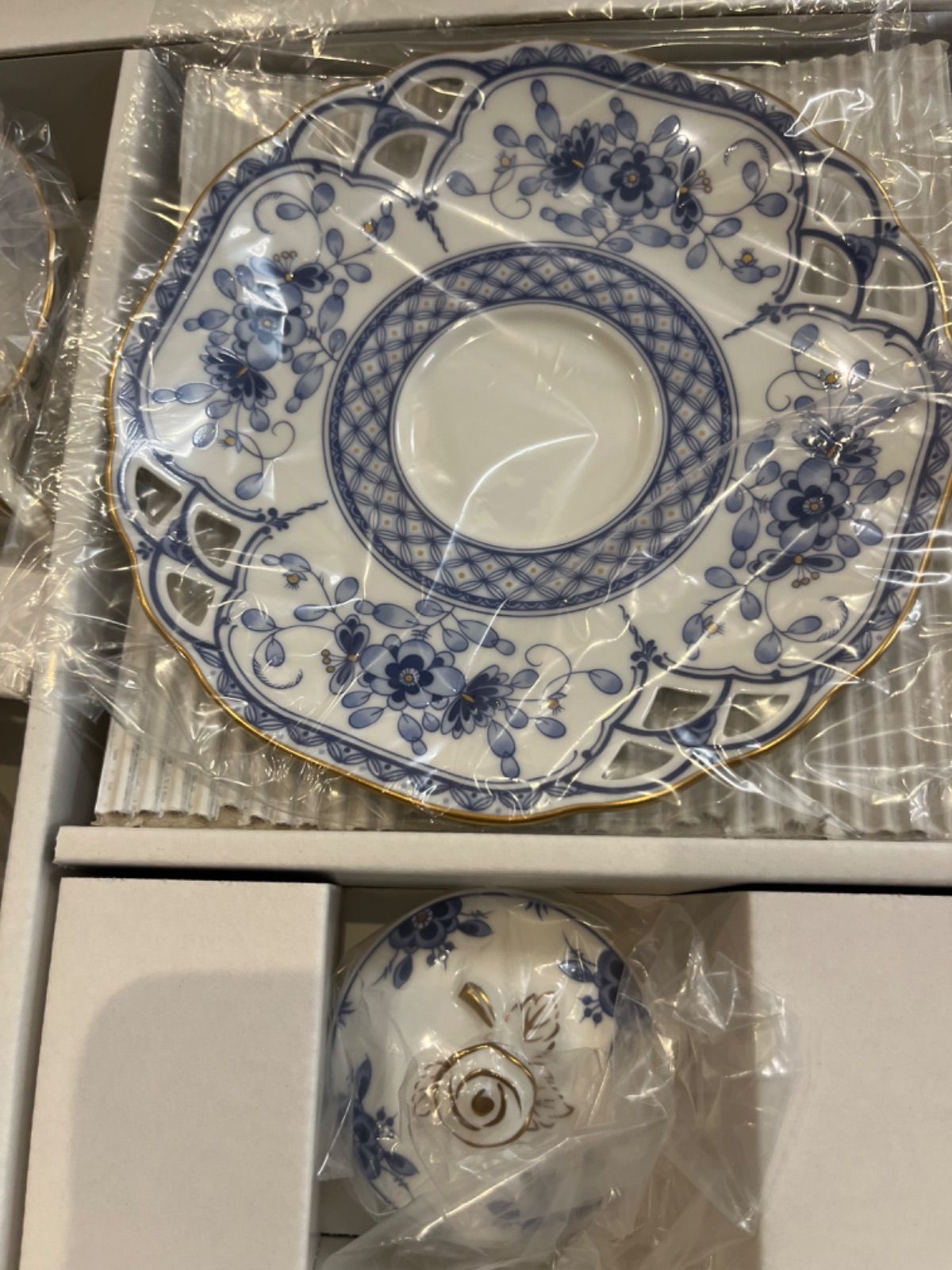 廃盤品NARUMI Bone Chinaフレパーティセット - メルカリ 廃盤品NARUMI Bone Chinaフレパーティセット - メルカリ