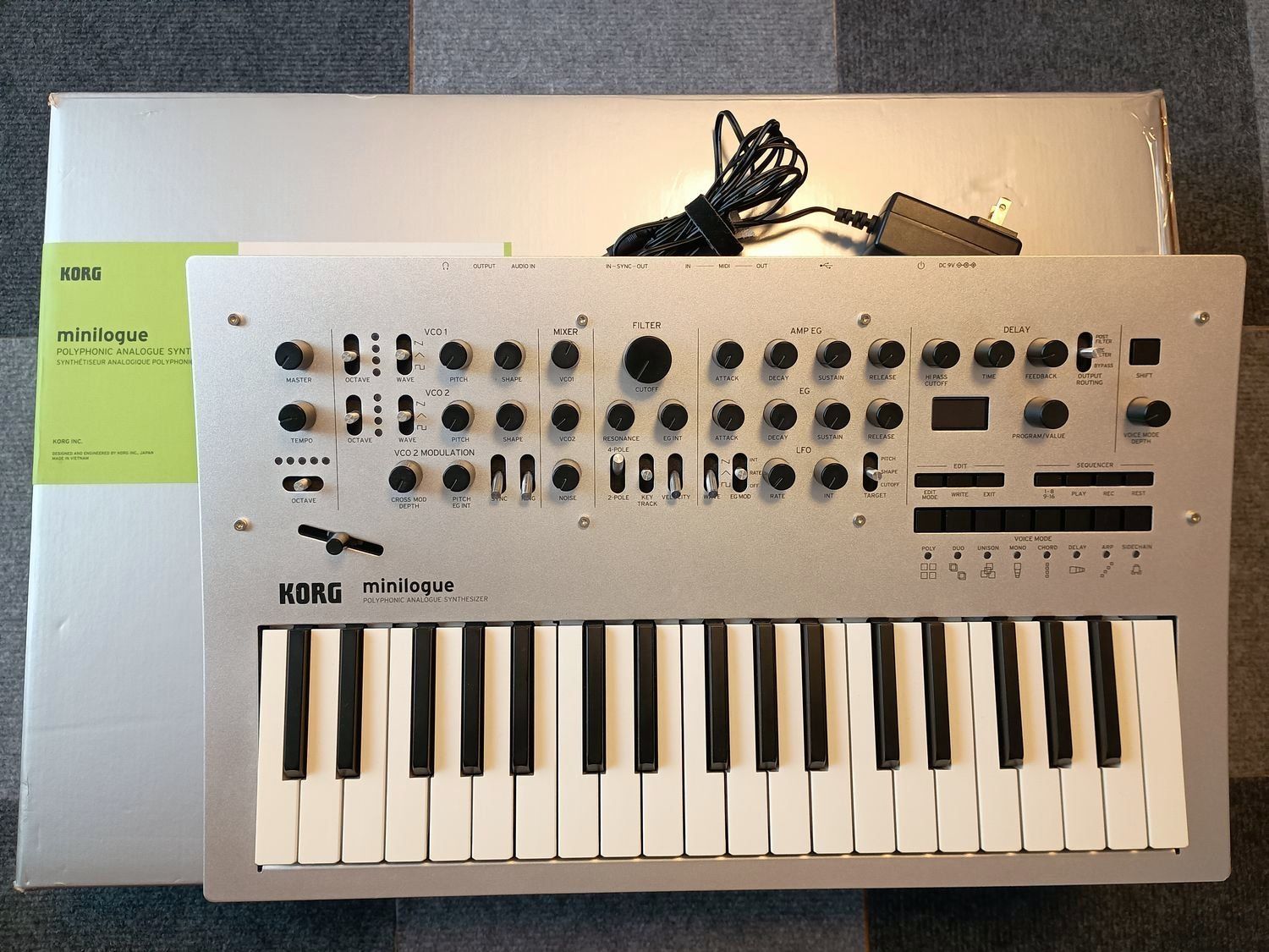 KORG コルグ シンセサイザー 01/W pro ハードケース付き N1438