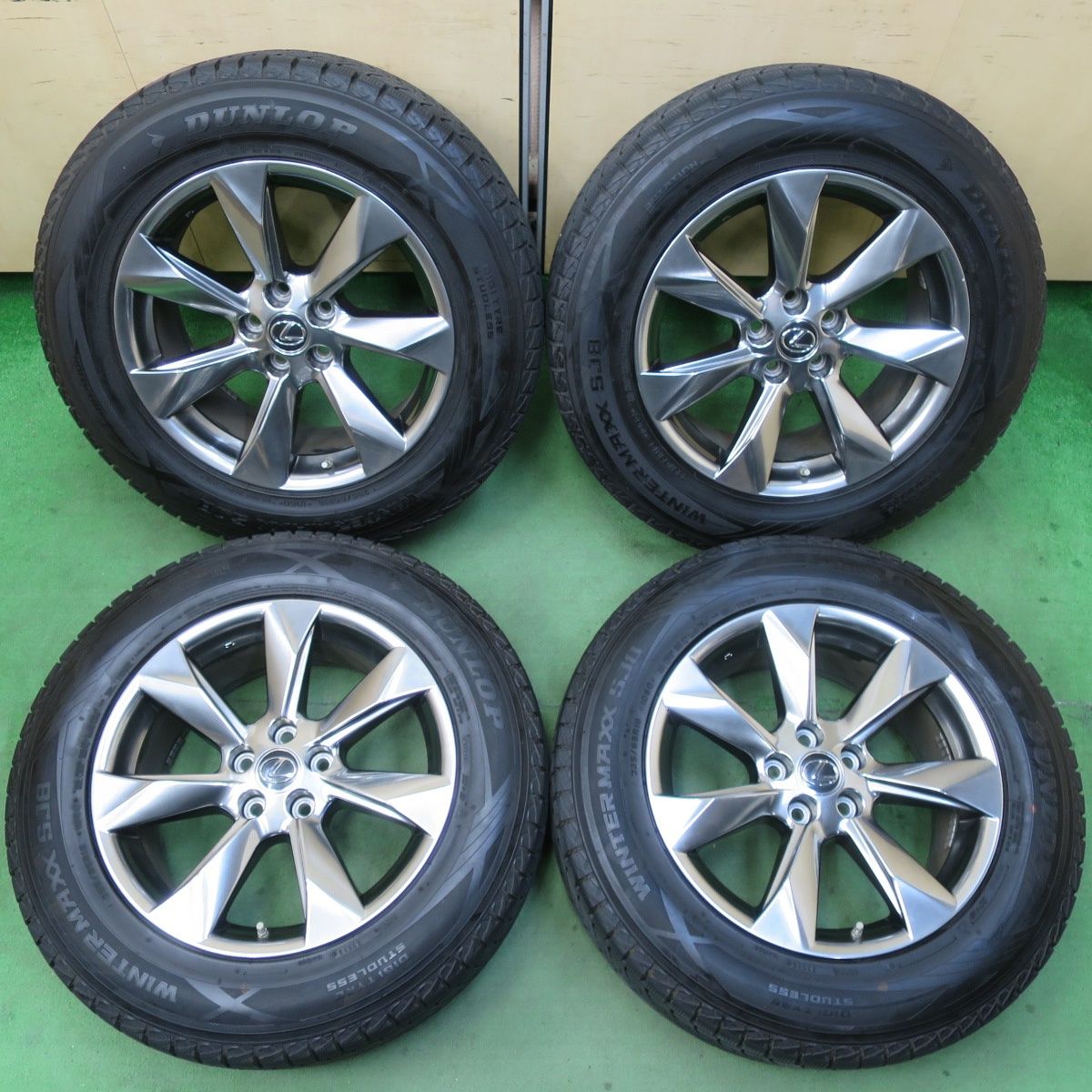 235 65 18 RX450H装着☆ バリ山スタッドレス! 【公式通販】 235 65 18 RX450H装着☆ バリ山スタッドレス! 【公式通販】