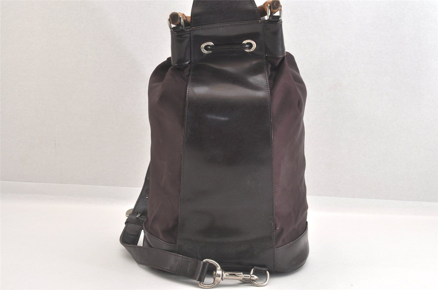 GUCCI グッチ バンブー ヴィンテージ 巾着型 ショルダーバッグ ナイロン レザー ブラウン 2450N DECORATOM_COM_BR