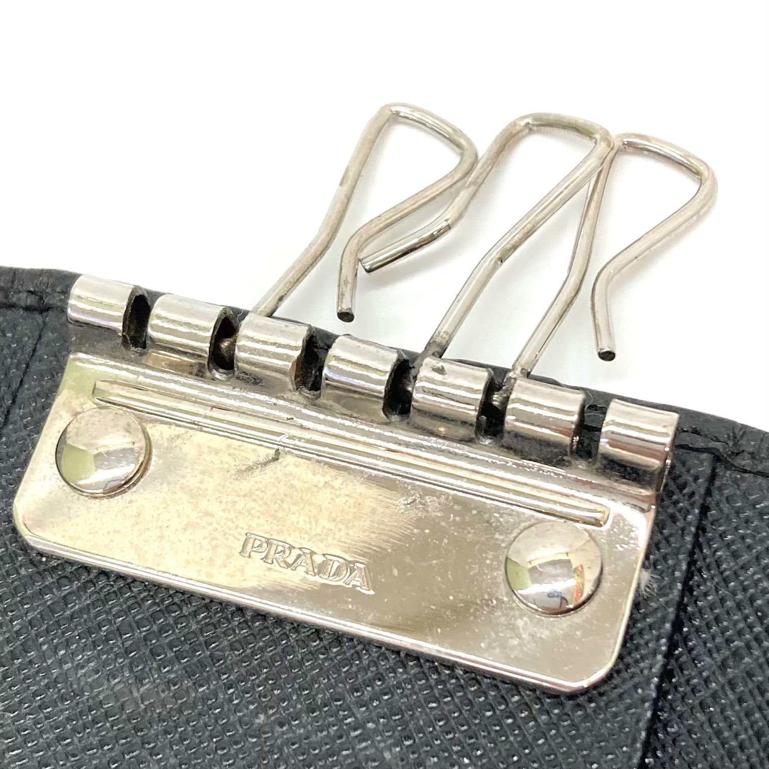 【超美品】プラダ PRADA 6連キーケース　サフィアーノ　シルバー 楽天市場】【新品】 プラダ キーケース 6連 サフィアーノ