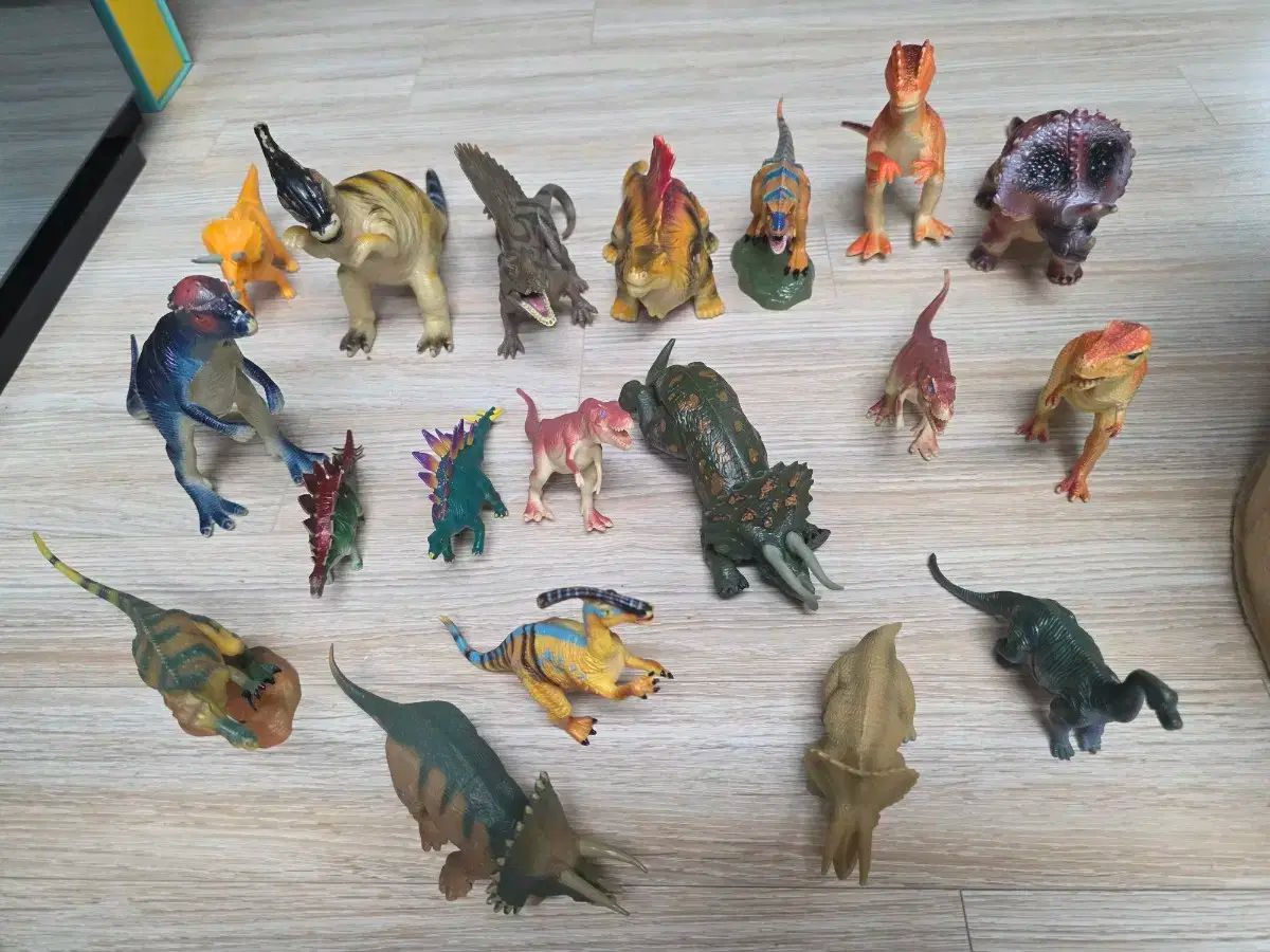 み 恐竜フィギュア 108種 動物フィギュア 火山島含む