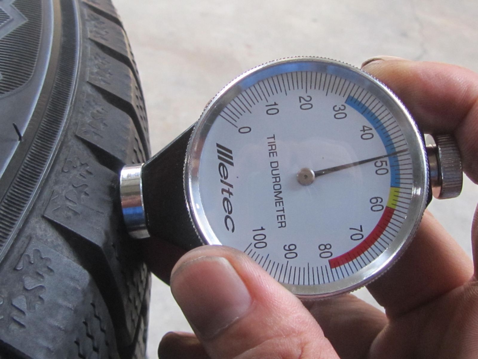 2025.2025年製タイヤ 155|65R14