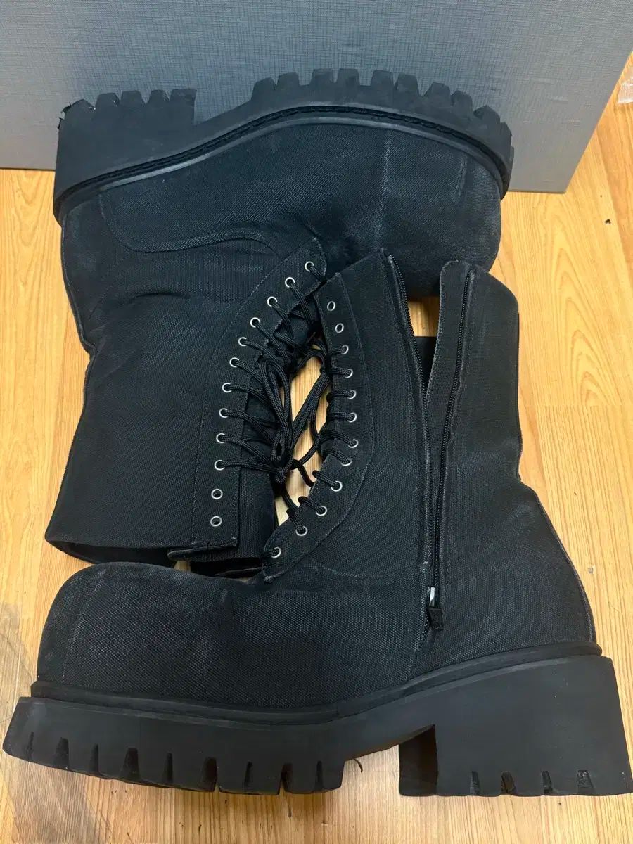 44 BALENCIAGA(バレンシアガ) ストンパー ブーツ キャンバス