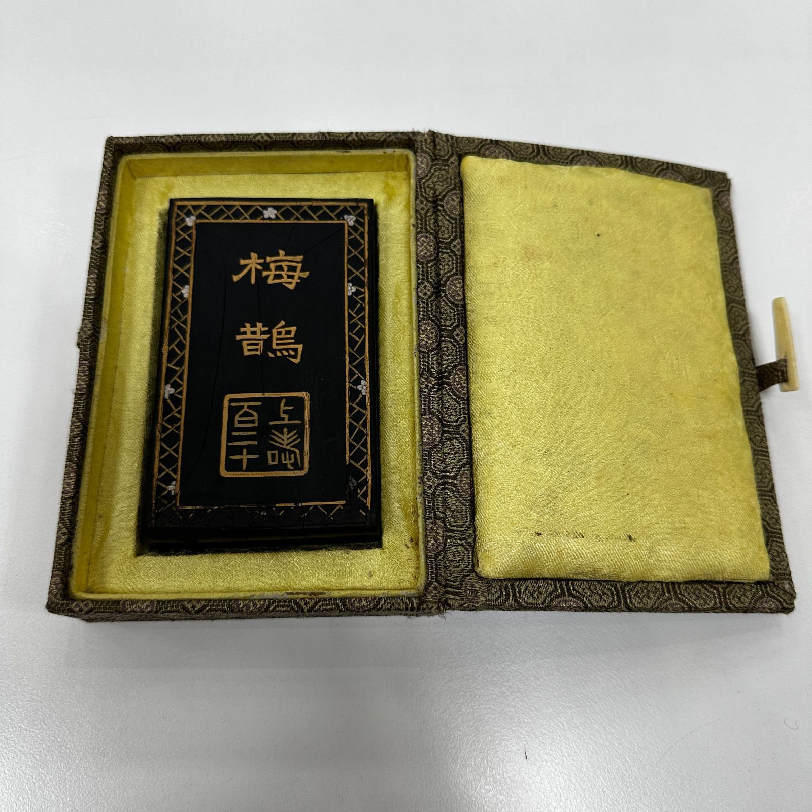 Aフォロー割引あり【保管品】古墨 中国徽墨 梅鵲 安徽省 箱付き 