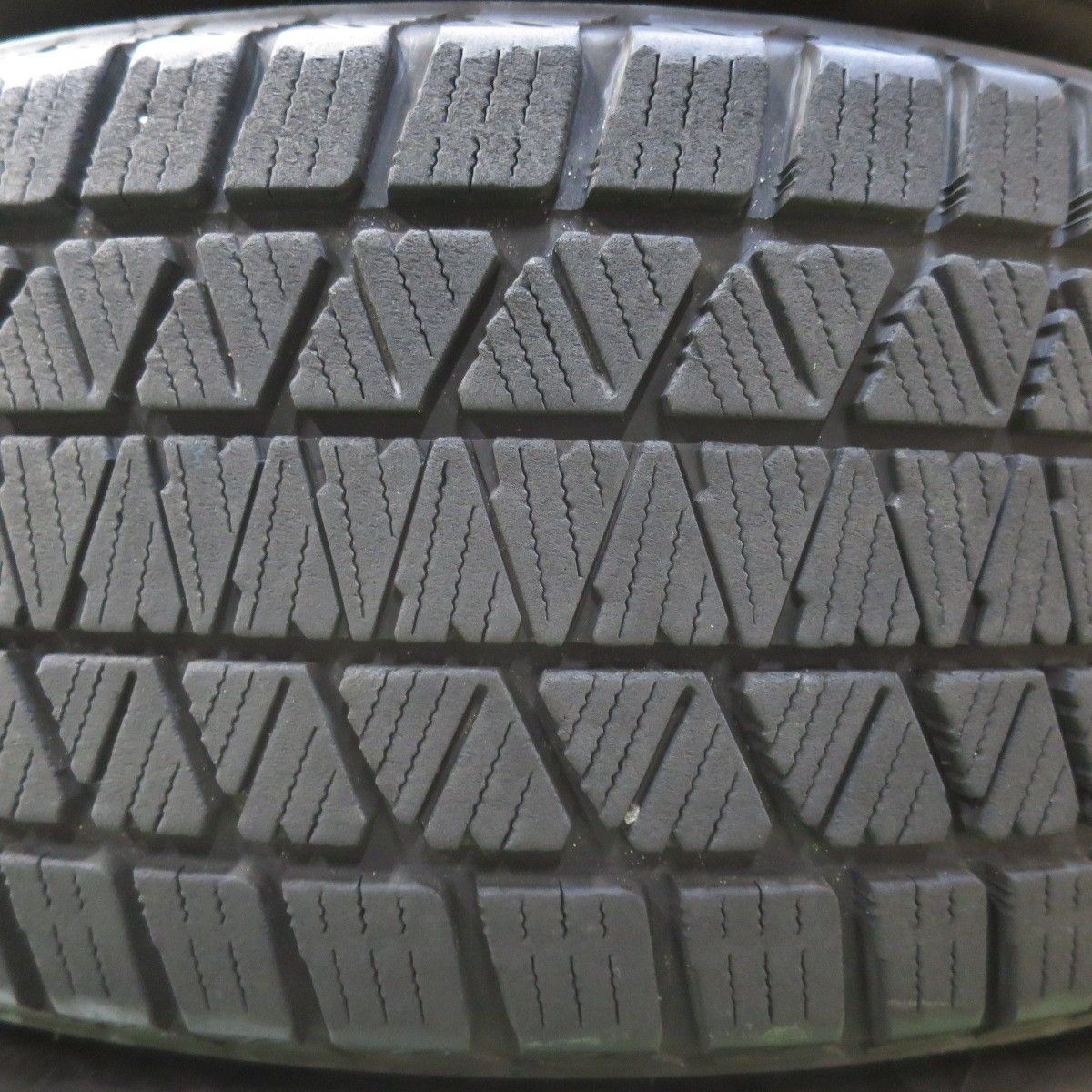 キレイ☆スタッドレス 225/60R18 ブリヂストン ブリザック DM-V3 VELVA