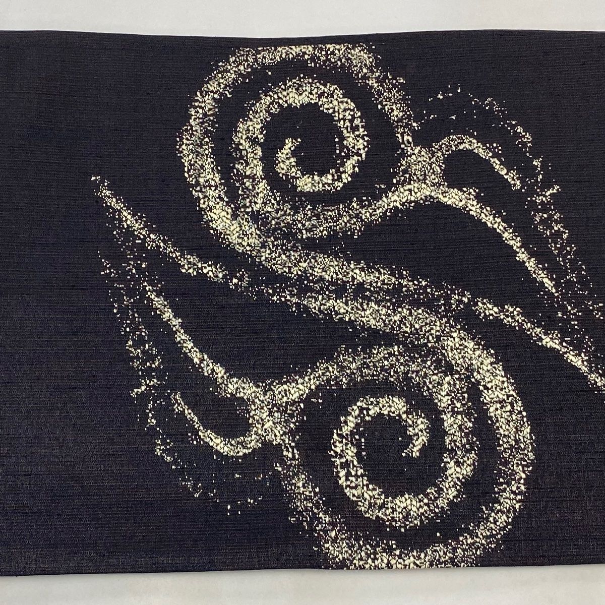 開き名古屋帯 美品 逸品 大原女染 干支 建物 金糸 箔 黒 正絹 【中古