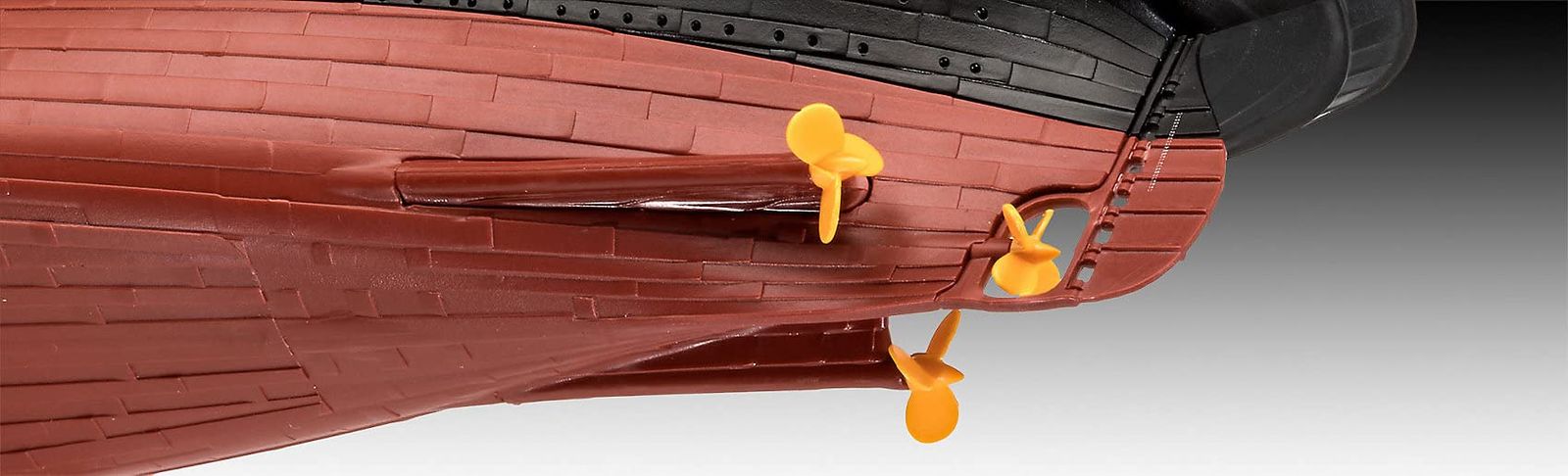 ドイツレベル 1/600 R.M.S タイタニック 色分け済みプラモデル