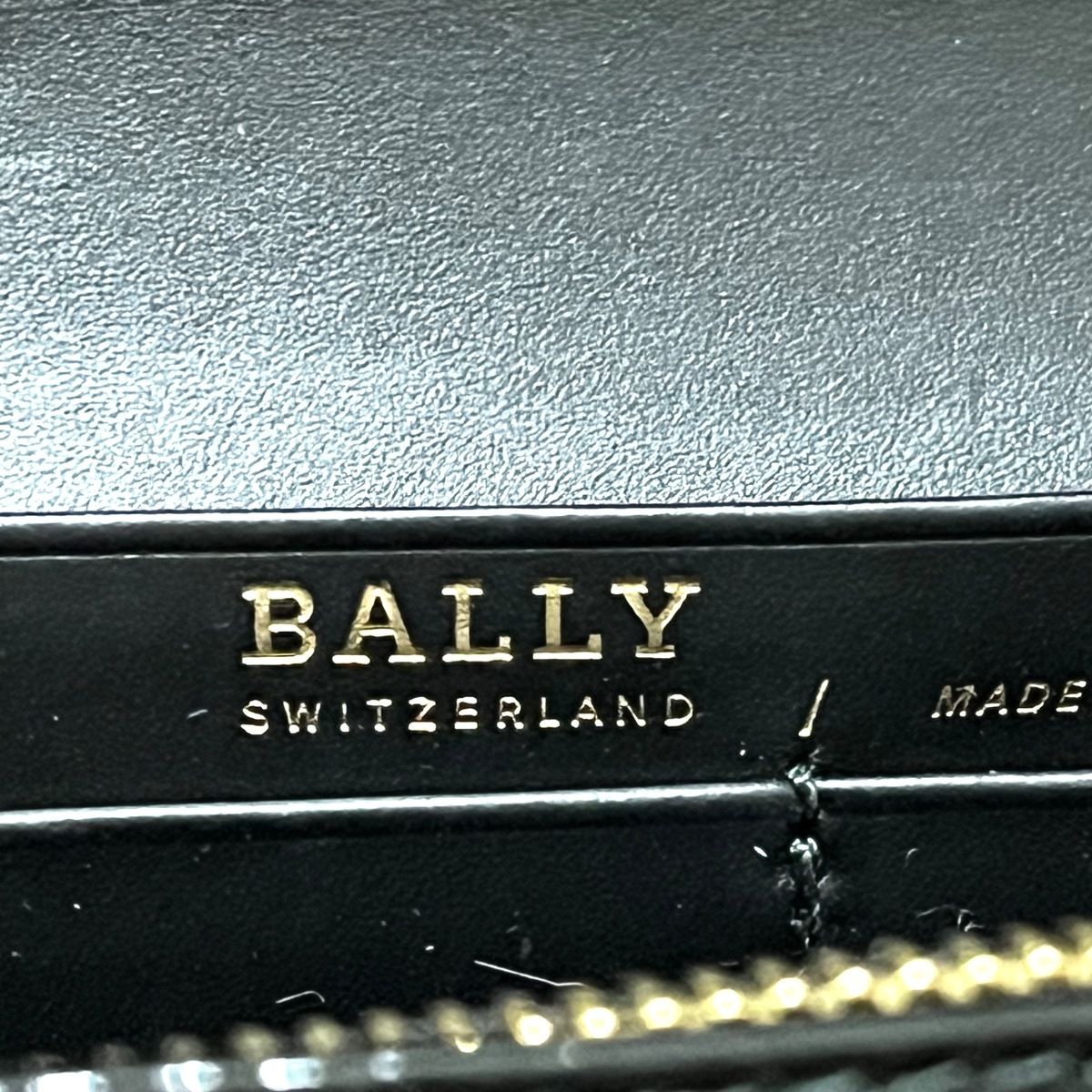 BALLY(バリー) 財布 - 黒 ショルダーウォレット エナメル（レザー