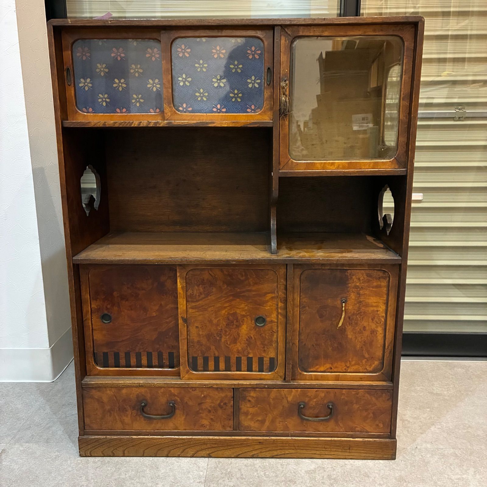 ヴィンテージ木製アンティーク茶箪笥 水屋箪笥 飾り棚収納 和家具 木製多収納ユニット 古道具インテリア ヴィンテージ雑貨入れ アンティーク調収納家具