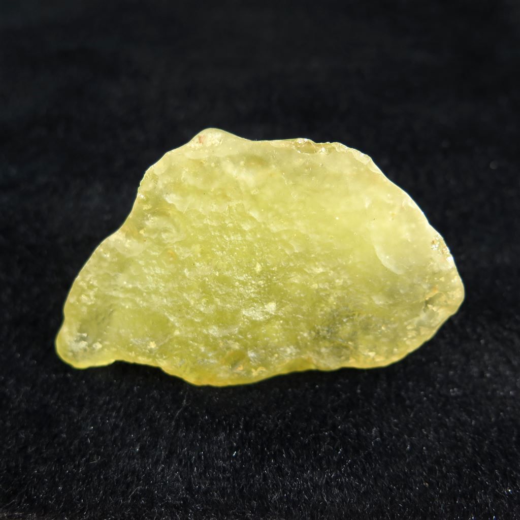 リビアンデザートグラス 原石 92g - メルカリ