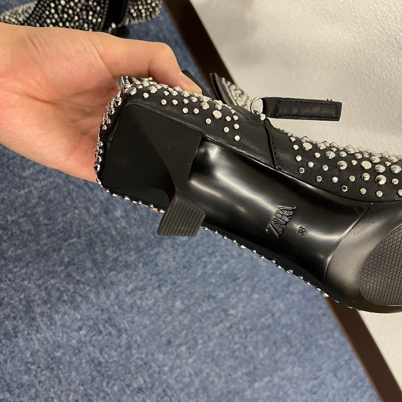 ZARA スタッズ キトンヒール ショートブーツ／26cm ZARA スタッズ キトンヒール ショートブーツ／26cm