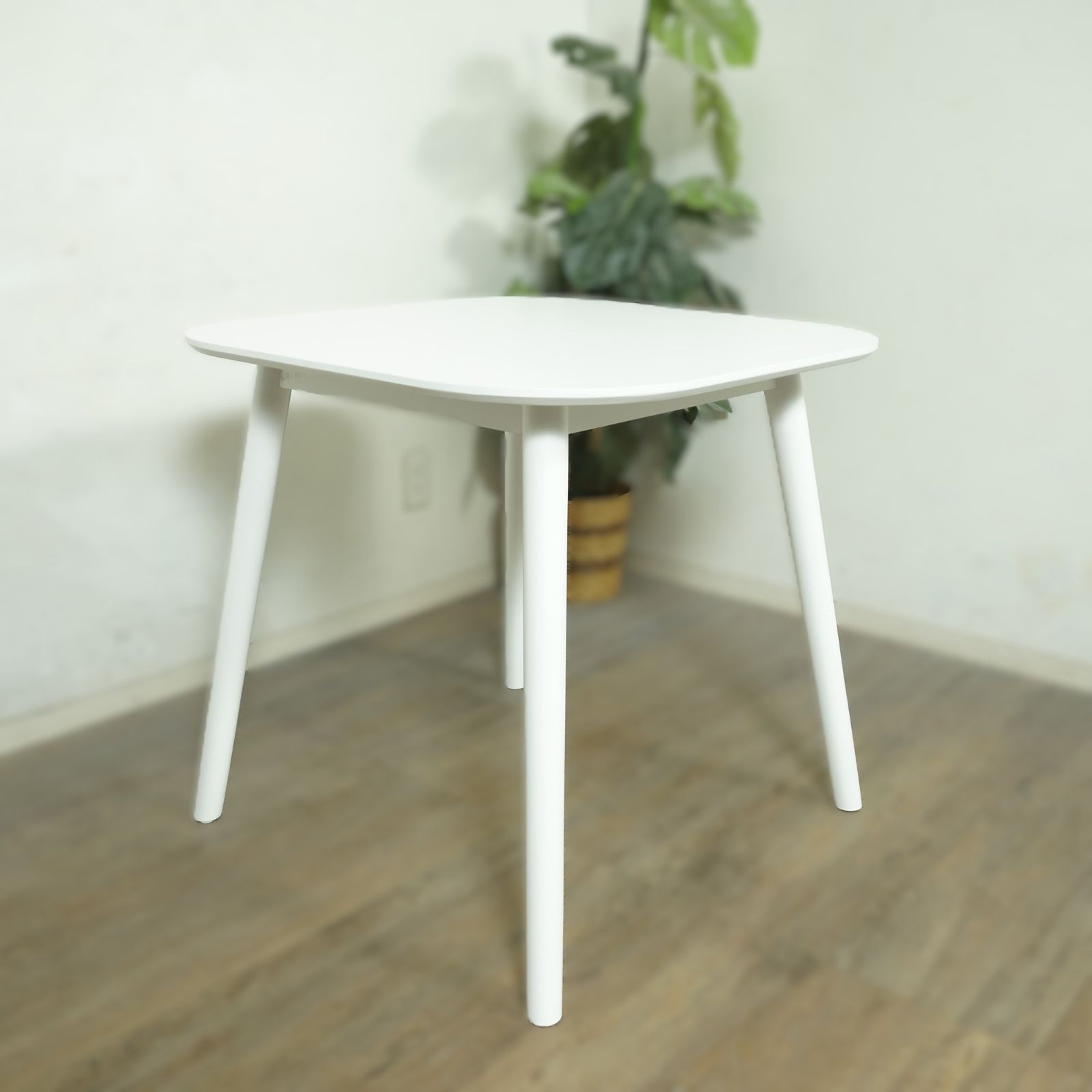 Y カフェ風 ダイニングテーブル 韓国インテリア 北欧スタイル 白家具 正方形 アウトレット MARWIL-DEMENAGEMENTS_CH
