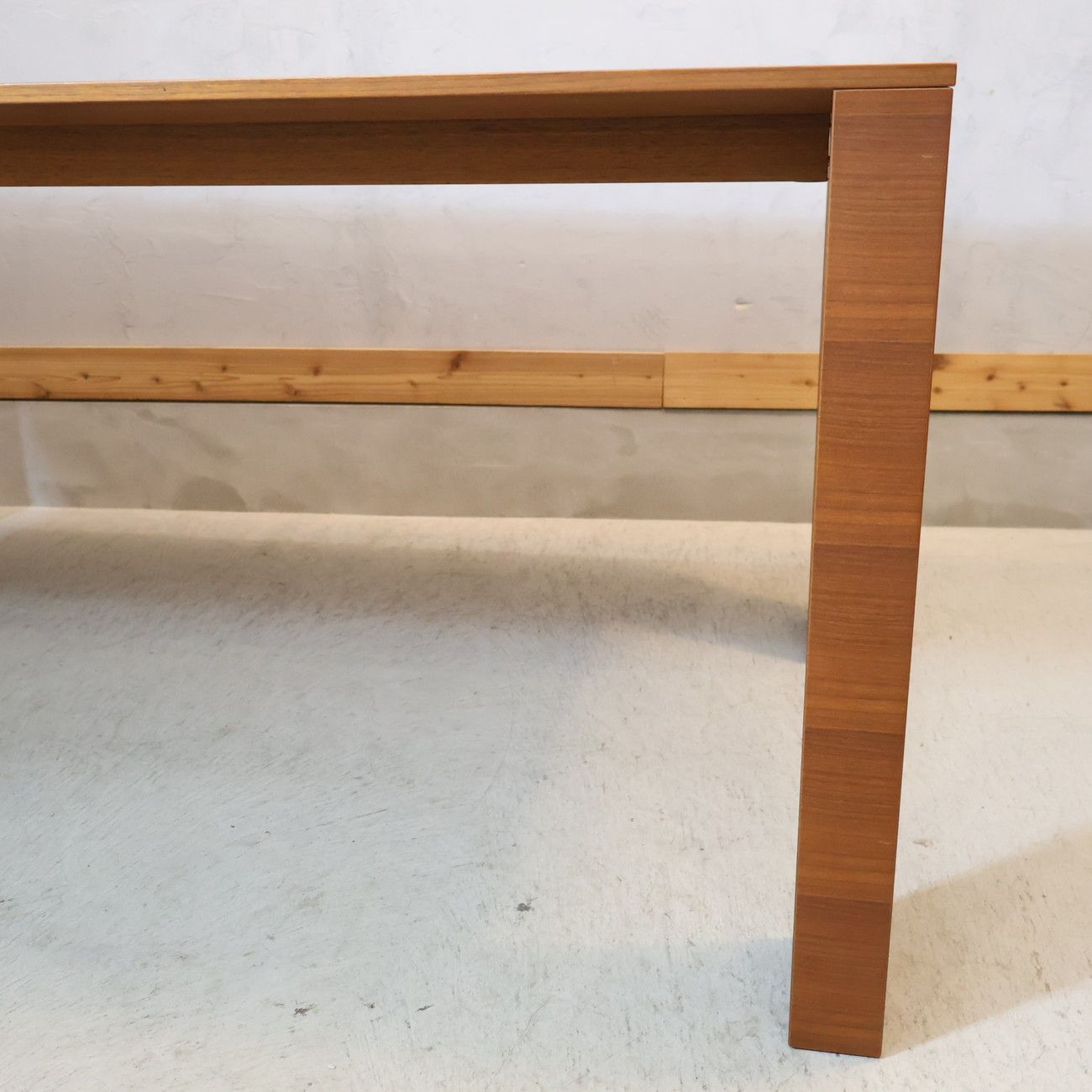 レクタ ダイニングテーブル