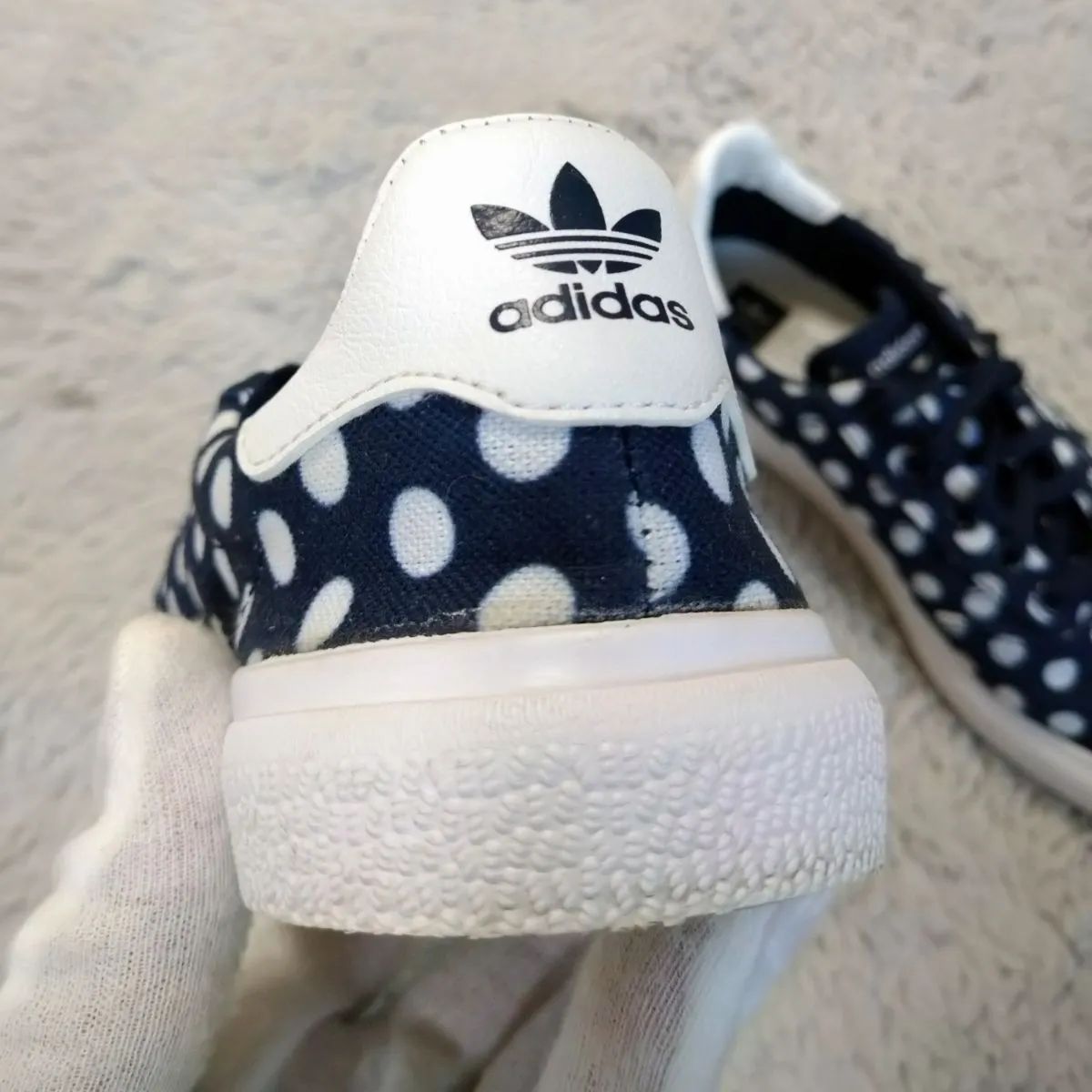 美品 アディダス adidas スニーカー 23.0cm 3MC ネイビー 水玉 - メルカリ