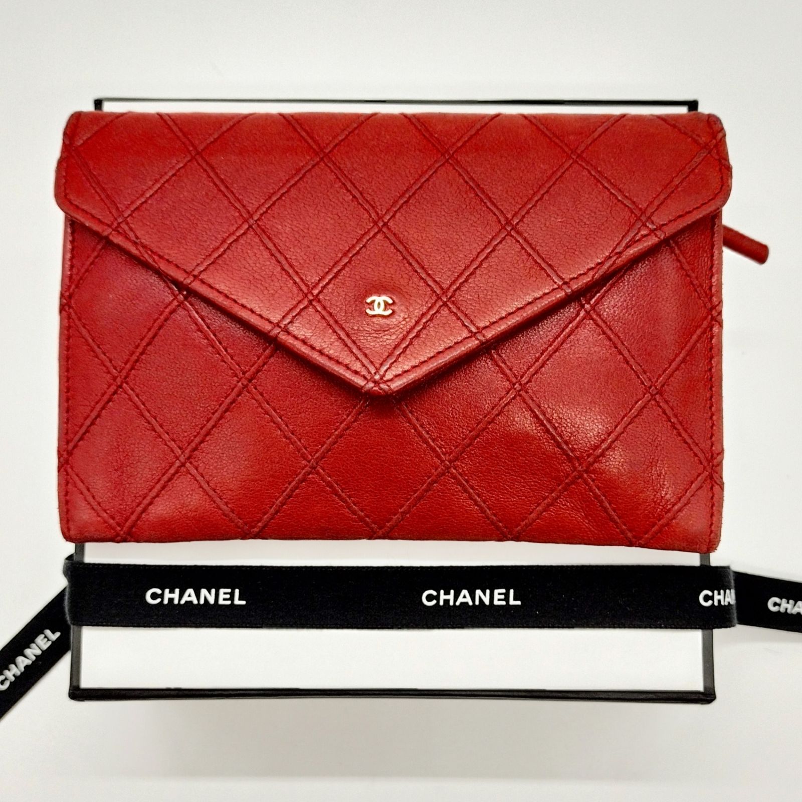 CHANEL 赤 キルティング 二つ折り財布