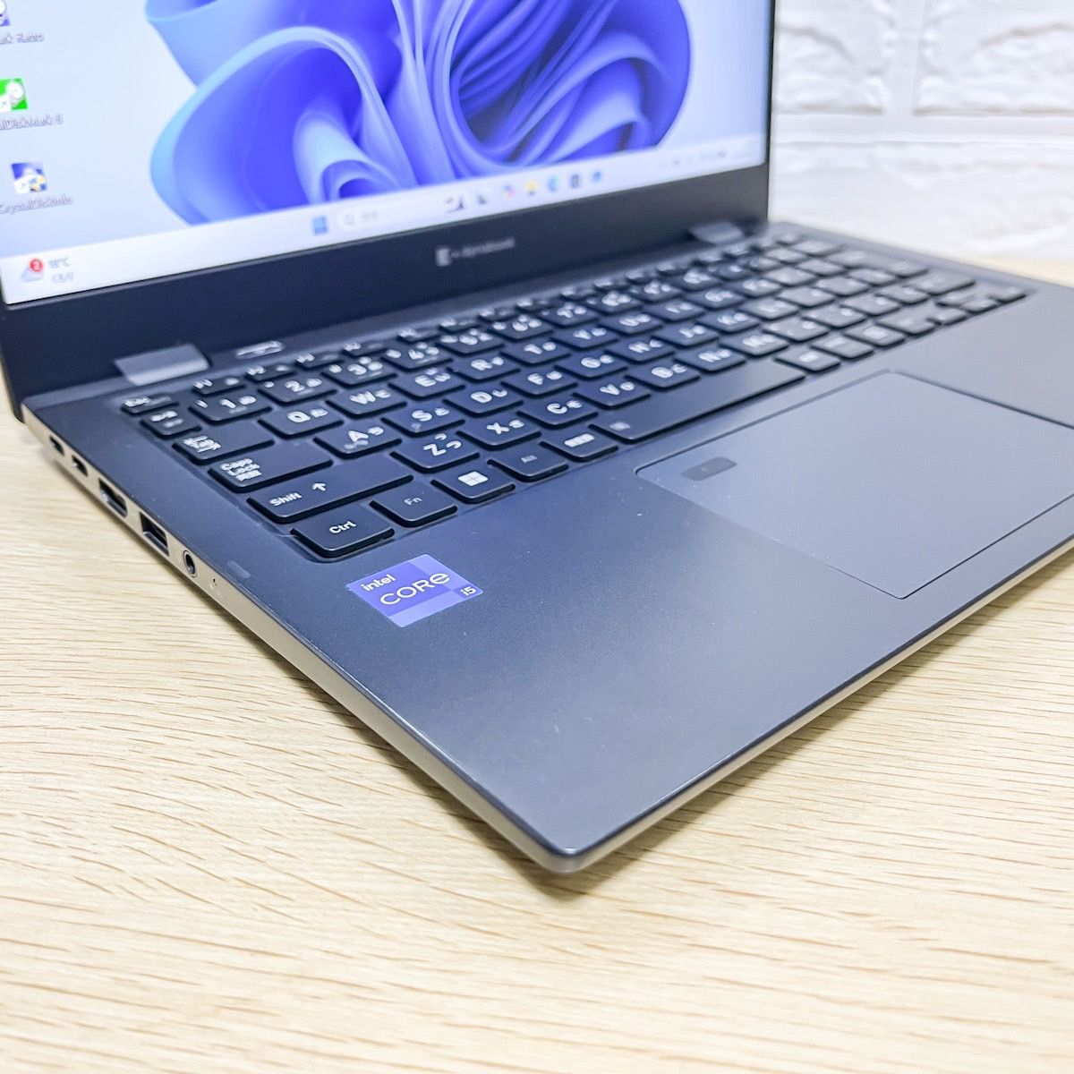 軽量☆850g】東芝 dynabook G83/HS 2021年6月モデル 第11世代 Core i5 