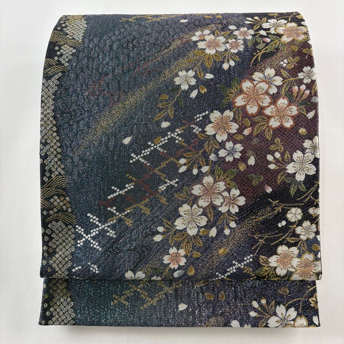 袋帯 やまと 桜 流水 金銀糸 箔 紫 六通 正絹 袋帯 美品 名品 やまと 桜 流水 金糸 箔 紫 六通 正絹 【中古