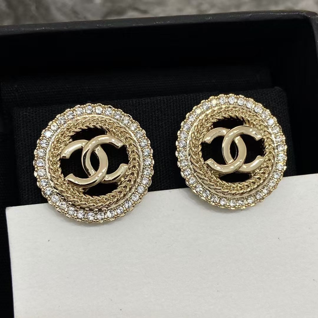 Chanel シャネル ピアス ccロゴ ストラス 楽天市場】シャネル CHANEL ピアス CCマーク メタル＆ストラス ライン