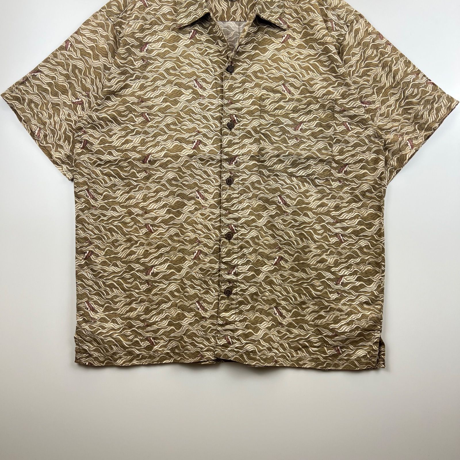 Patagonia old 00s 2002 open collar wave trout” Shirts M