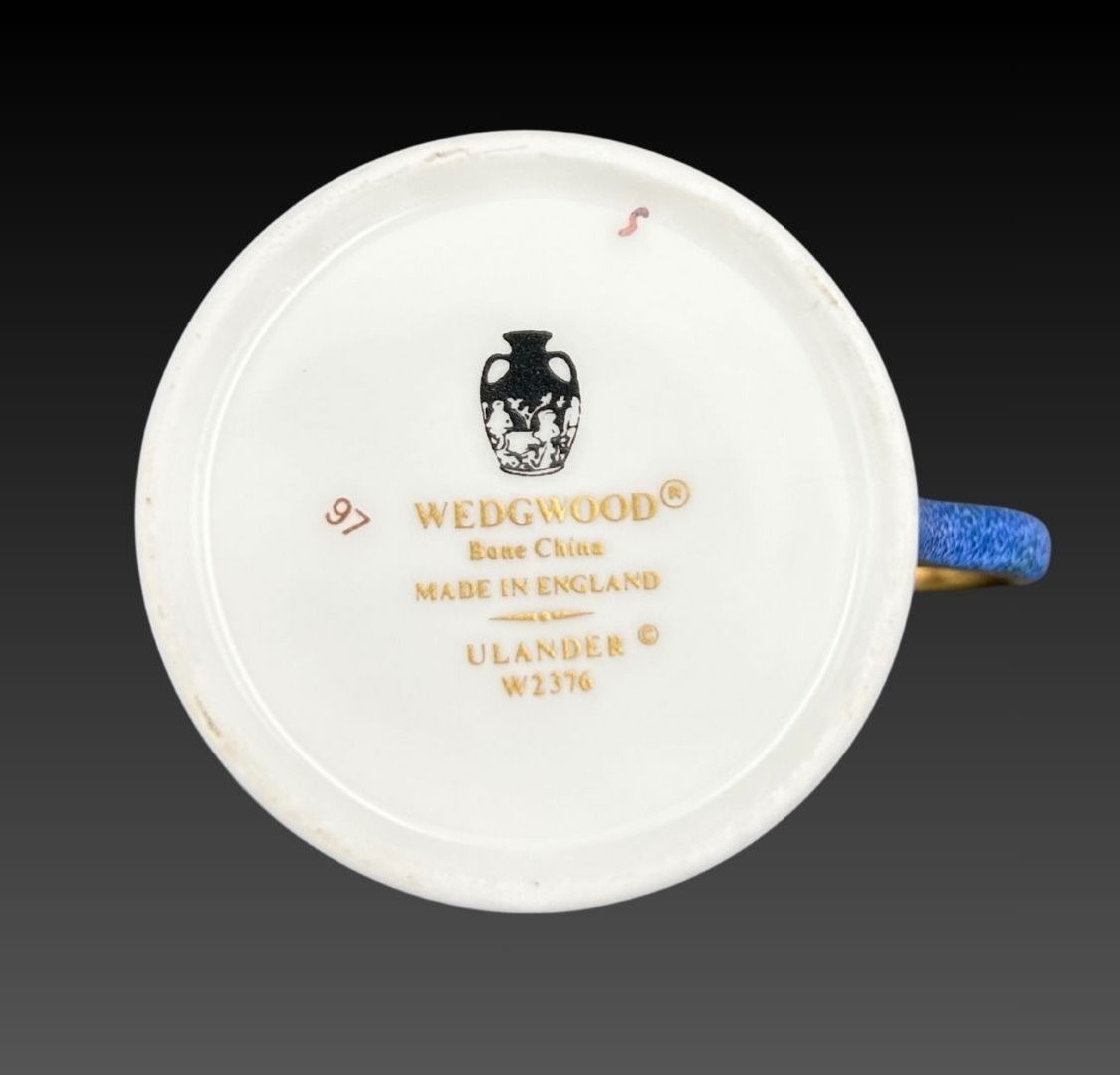 上品なブルー F018